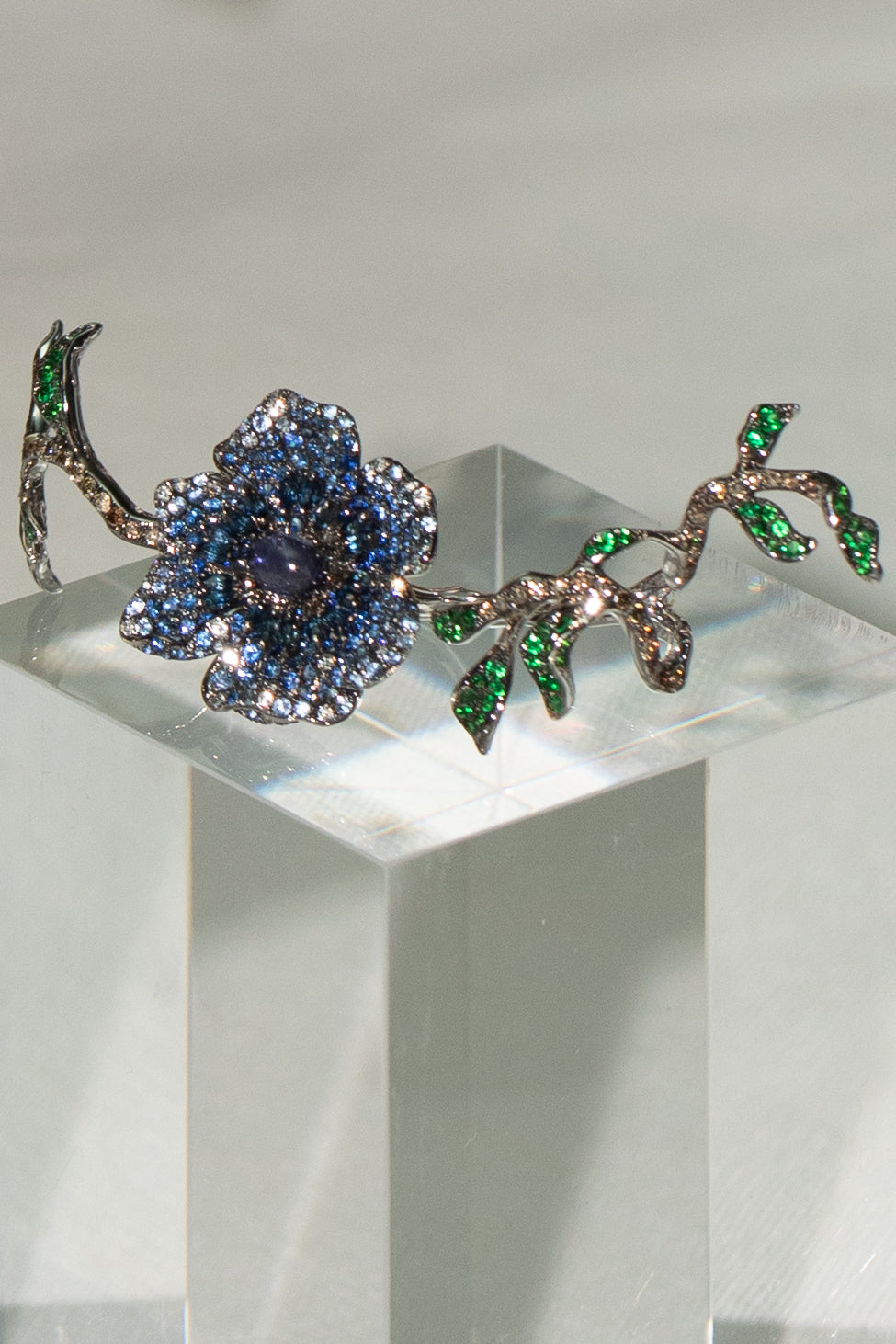 White Gold with Blue Sapphire and Green Garnet Ring from Flowers Collection